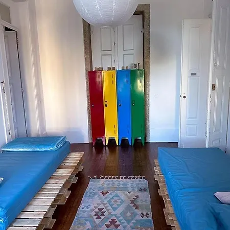 Casa Dos Caminhos De Santiago * Mosteiro (Vila do Conde)