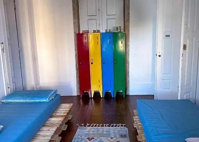 Casa Dos Caminhos De Santiago * Mosteiro (Vila do Conde)