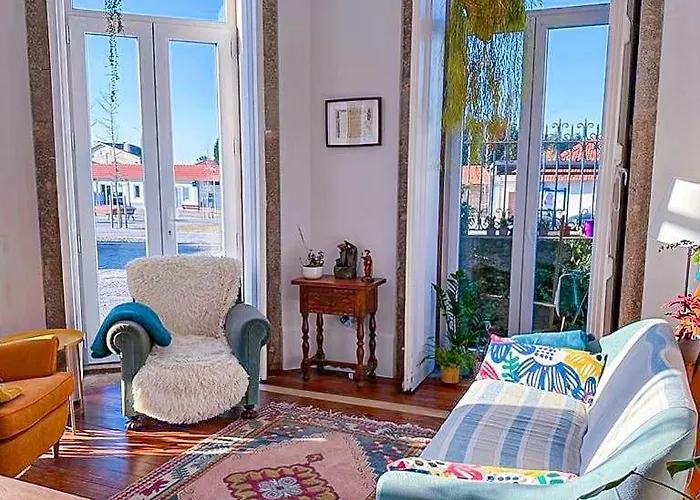 Casa Dos Caminhos De Santiago * Mosteiro (Vila do Conde)